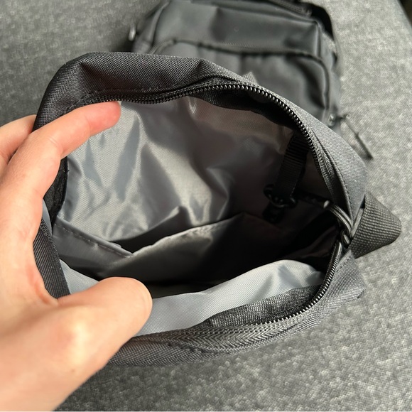 Kane Brown VIP merch - In The Air Tour - Picture 7 of 11